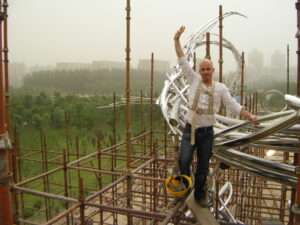 En haut de la sculpture de l'Allée des Athlètes à Pekin